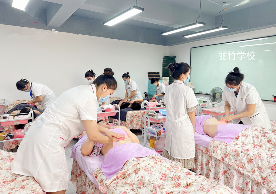南宁美容美体师：你是时候按摩肚子了
