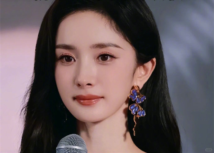 杨幂温柔仙气眼部妆容，南宁明星化妆学校分享