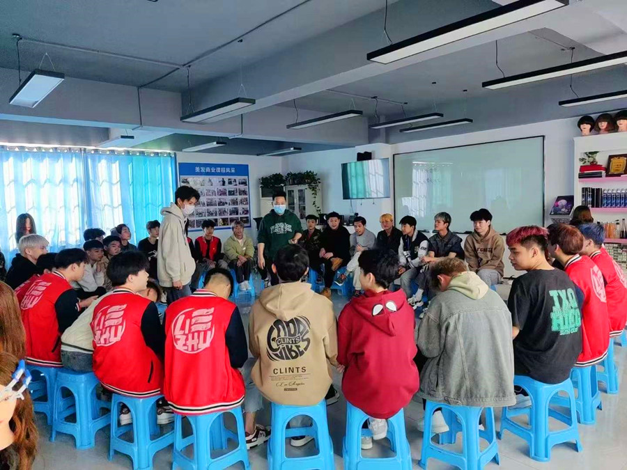 为什么他们都选广西美发职业学校？