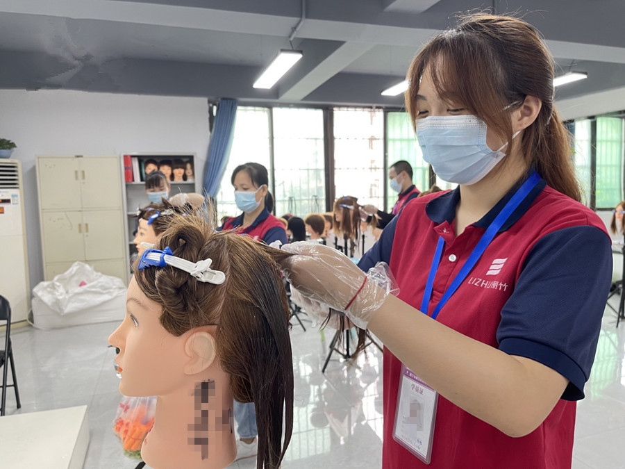 南宁专业染发课程内容：秋冬染发技巧