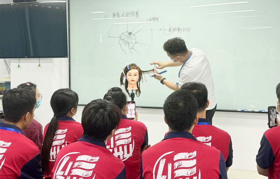 美发夹剪基础知识，广西剪发理发教案