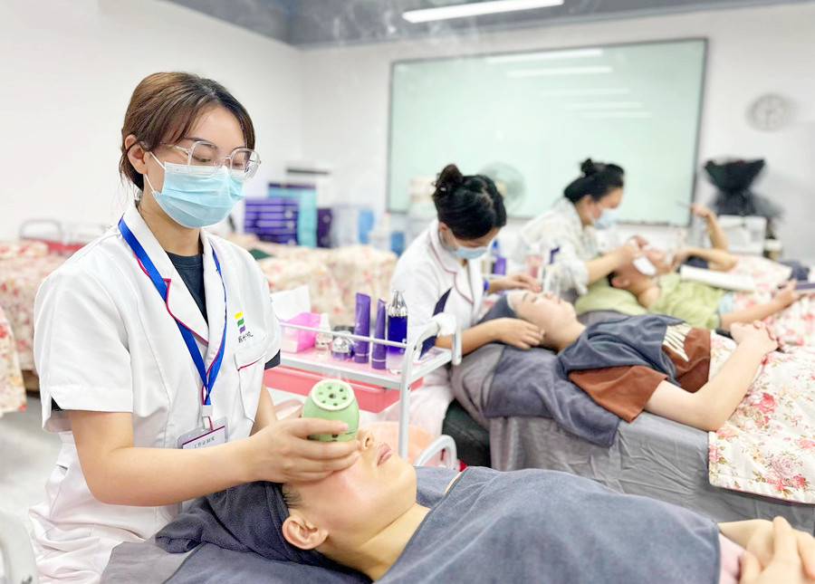 艾灸眼部的步骤，南宁美容健康管理