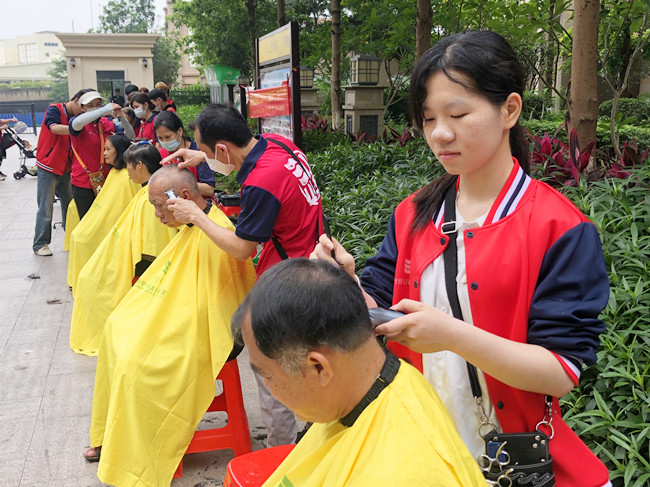 广西免费理发活动：森林假日外小区专场