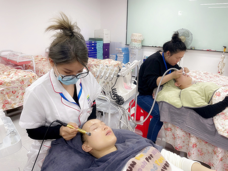 美容仪对于皮肤管理的好处，广西美容仪器专业教学
