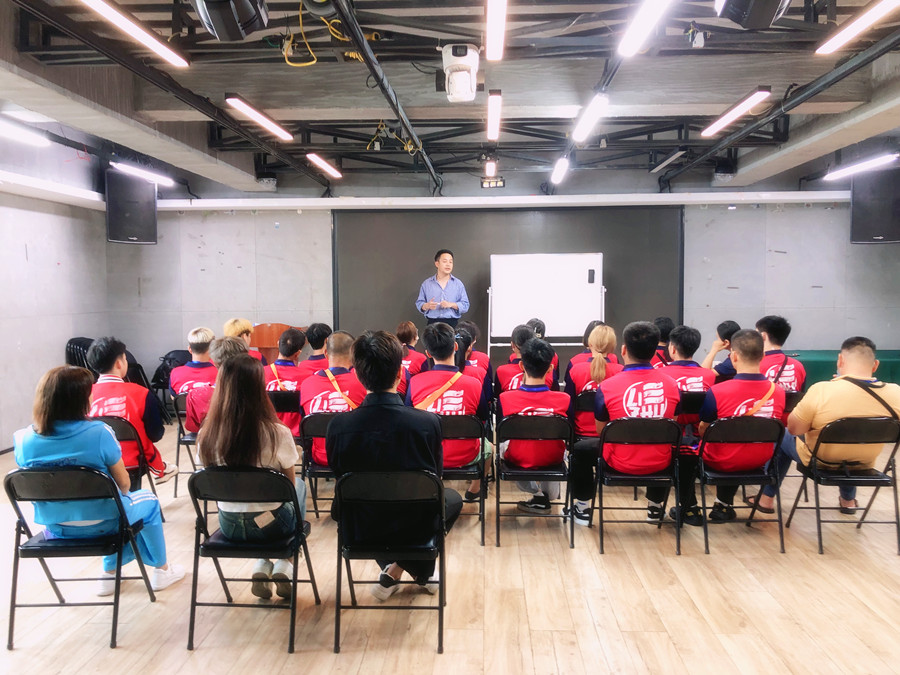 南宁美发培训班举行就业宣讲会