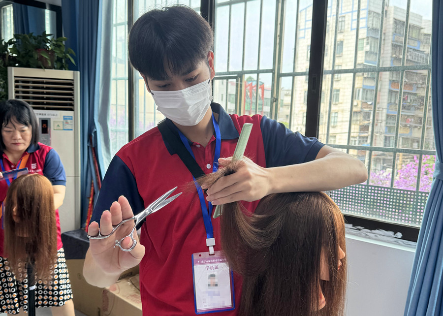 美发剪发理论知识：夹剪的剪发技巧