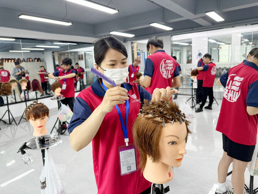 什么叫钢夹烫？南宁学烫发哪家比较好？
