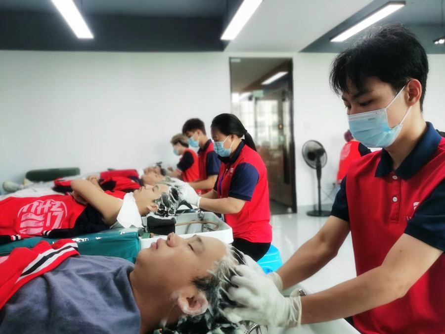 广西洗专业学校：如何洗头才不会出油方法