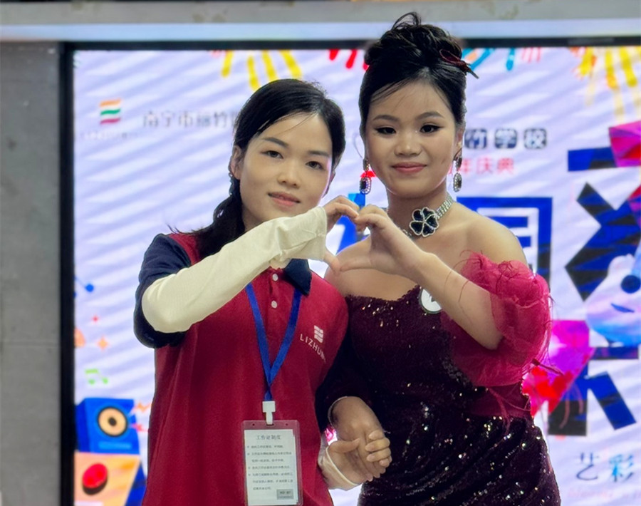 礼服晚宴造型，南宁专业新娘妆跟妆