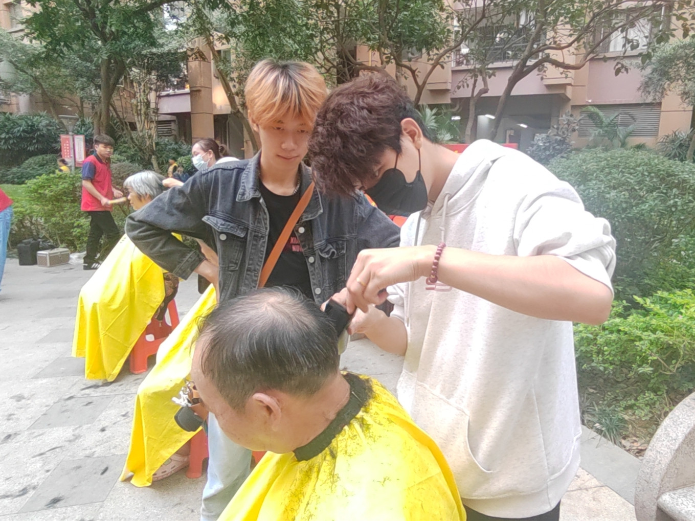 南宁社区理发免费 | 南宁社区美发公益
