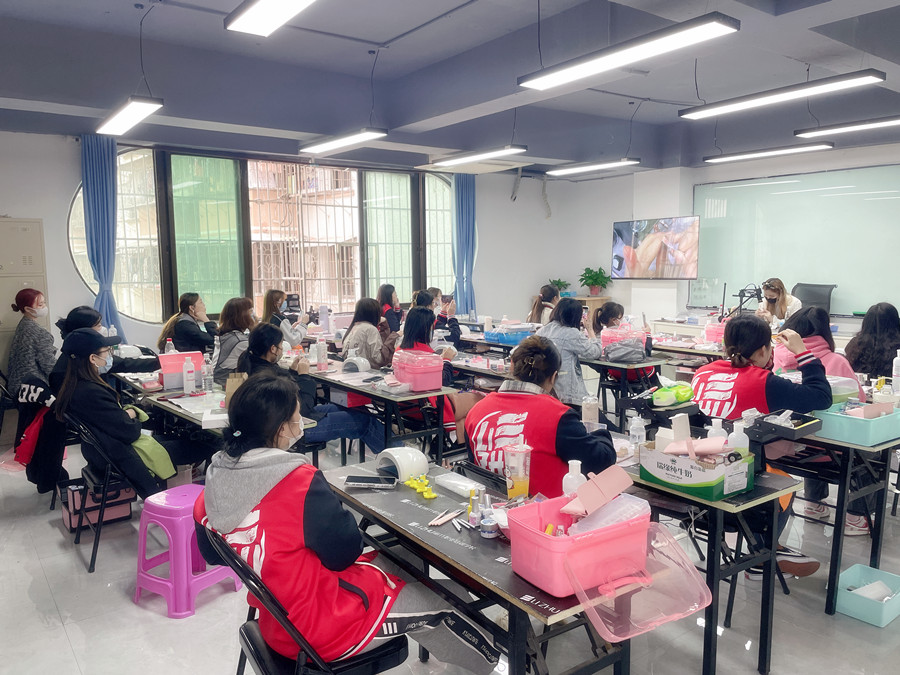 广西学美甲零经验：光疗甲知识问答（上）