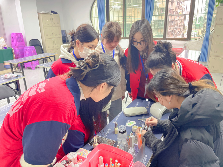 春日清新美甲，广西美甲进修提升作品解析