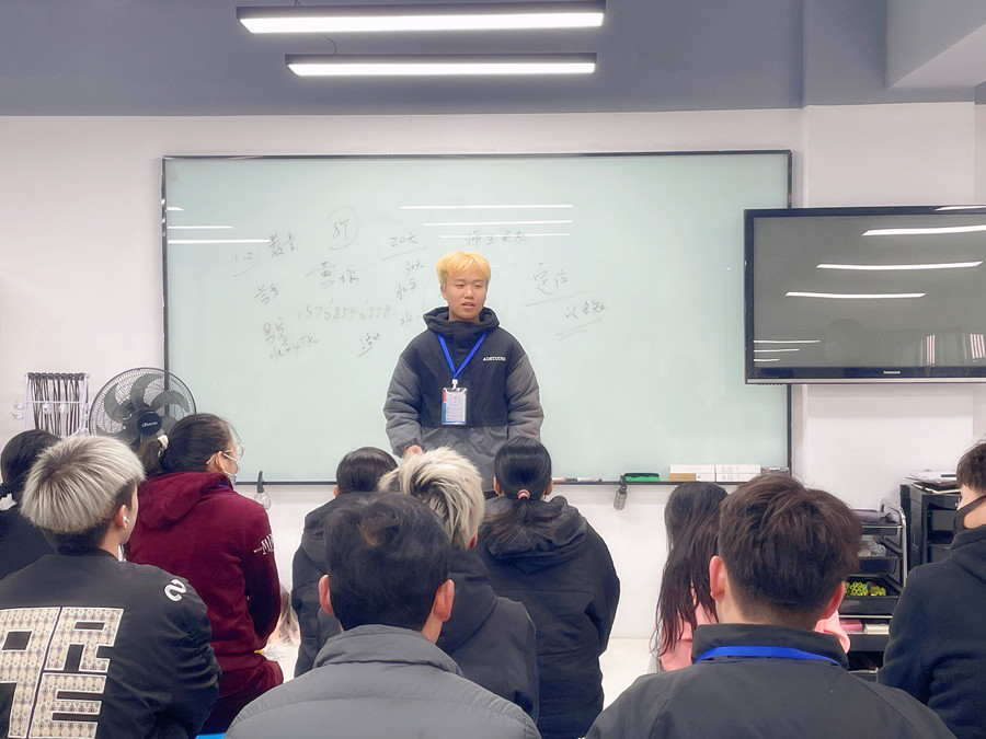同学，欢迎来到广西美发教育学校