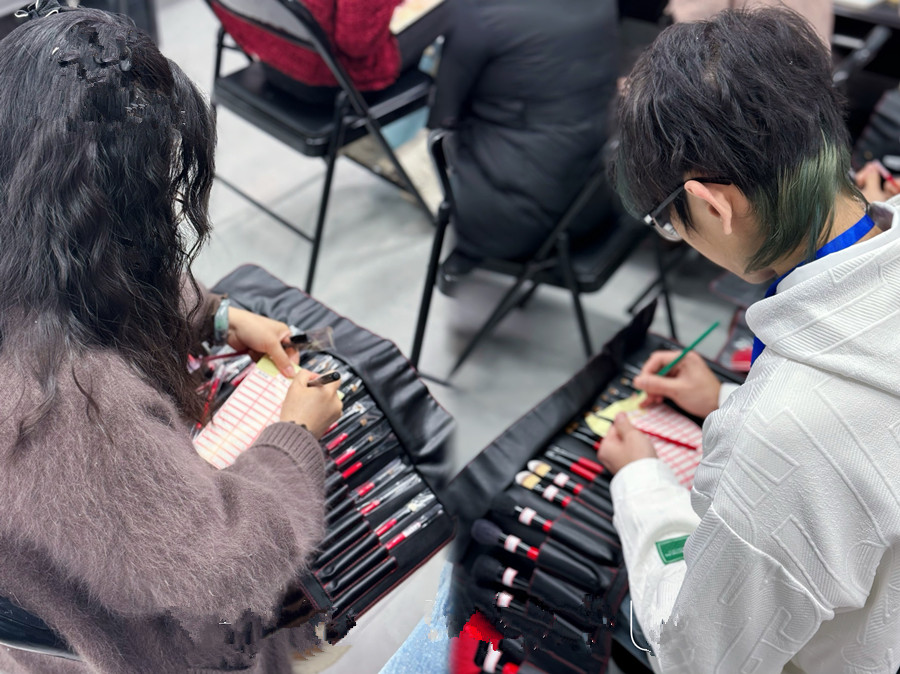 南宁化妆初学：化妆新手入门工具介绍