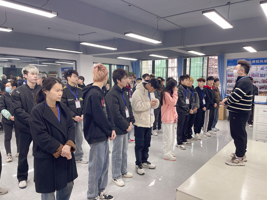 南宁美发课堂随拍校园晨会
