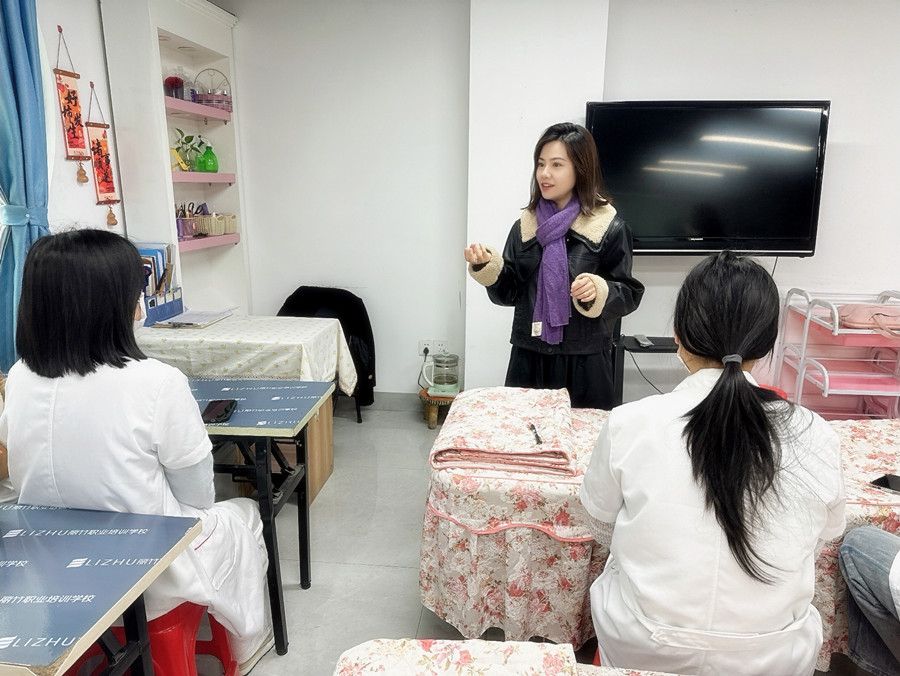 南宁美容师招聘，广西南宁专业美容学校举行就业宣讲会