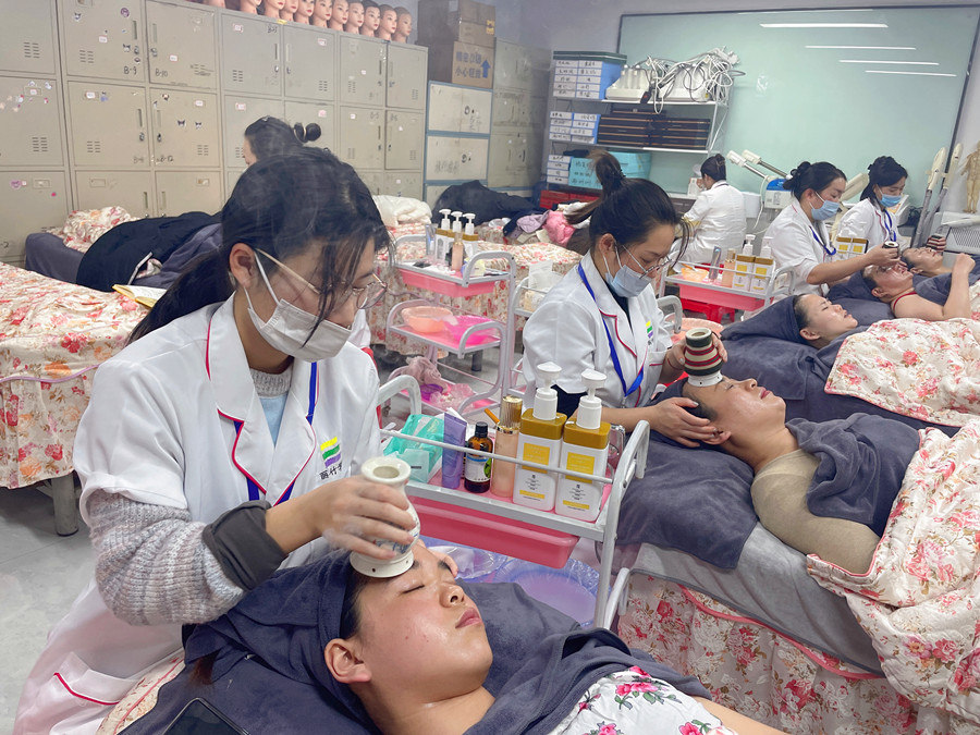 艾灸额头的操作方法，从零基础学艾灸