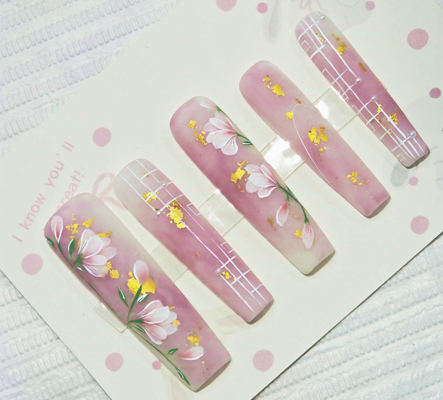 玉兰花美甲 | 广西学美甲哪里时尚