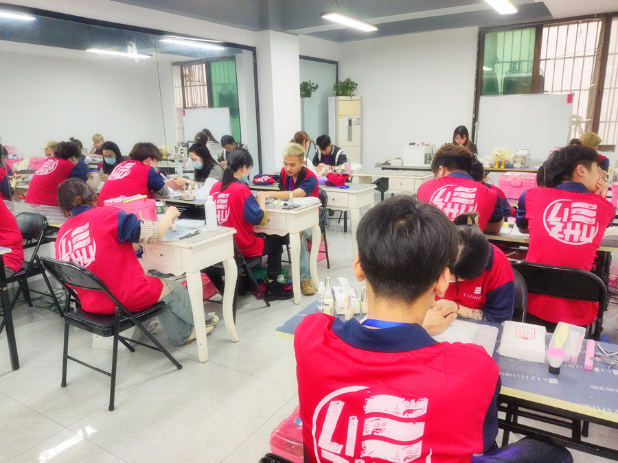 广西美甲培训课堂：樱桃蝴蝶结美甲