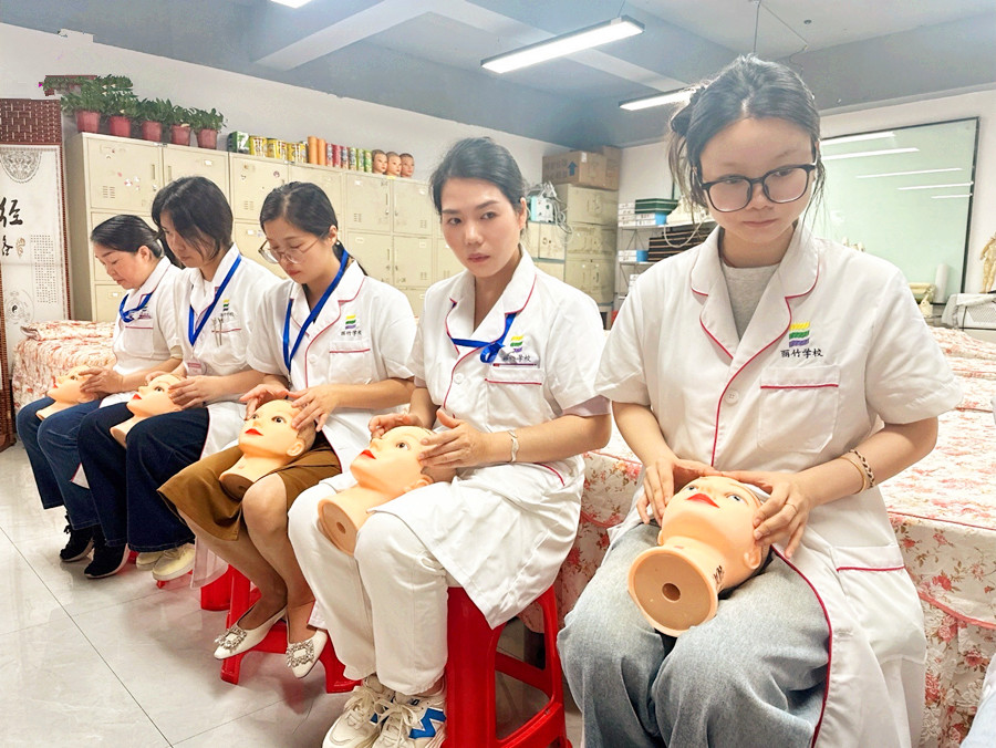 零基础学美容的入门练习，广西美容师日常