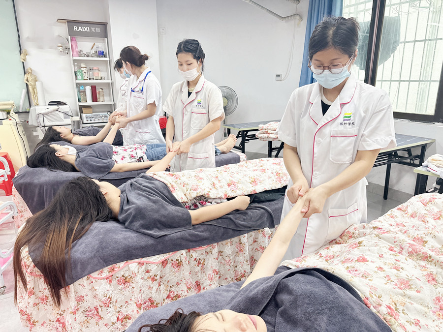 手臂按摩的好处，广西美容美体教学