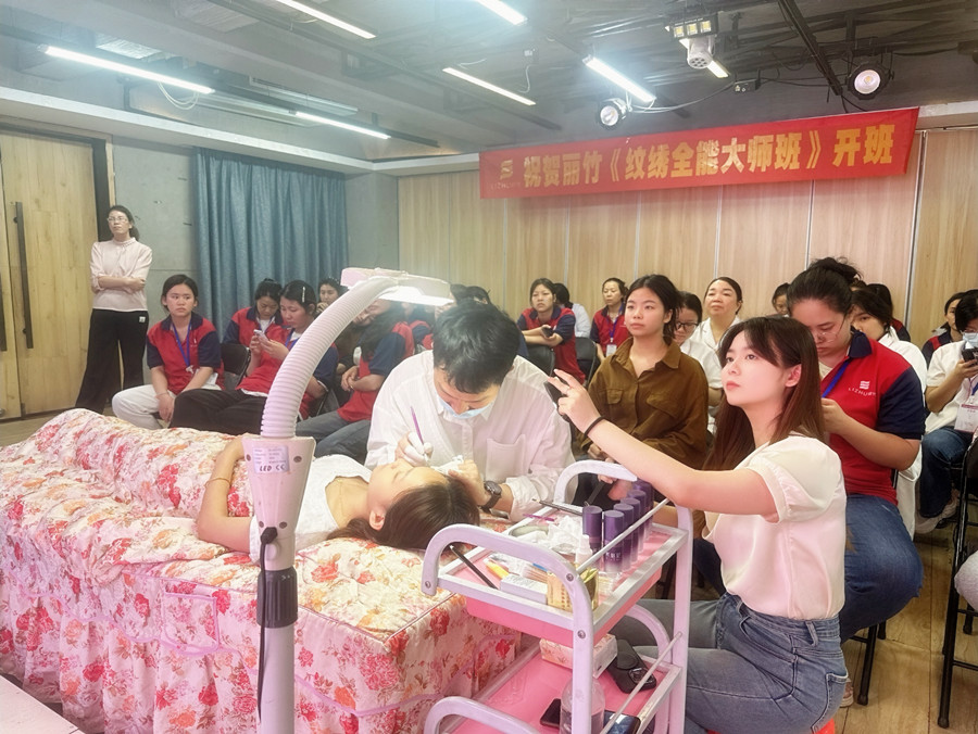 南宁纹绣培训开班，技术拓客技巧大放送