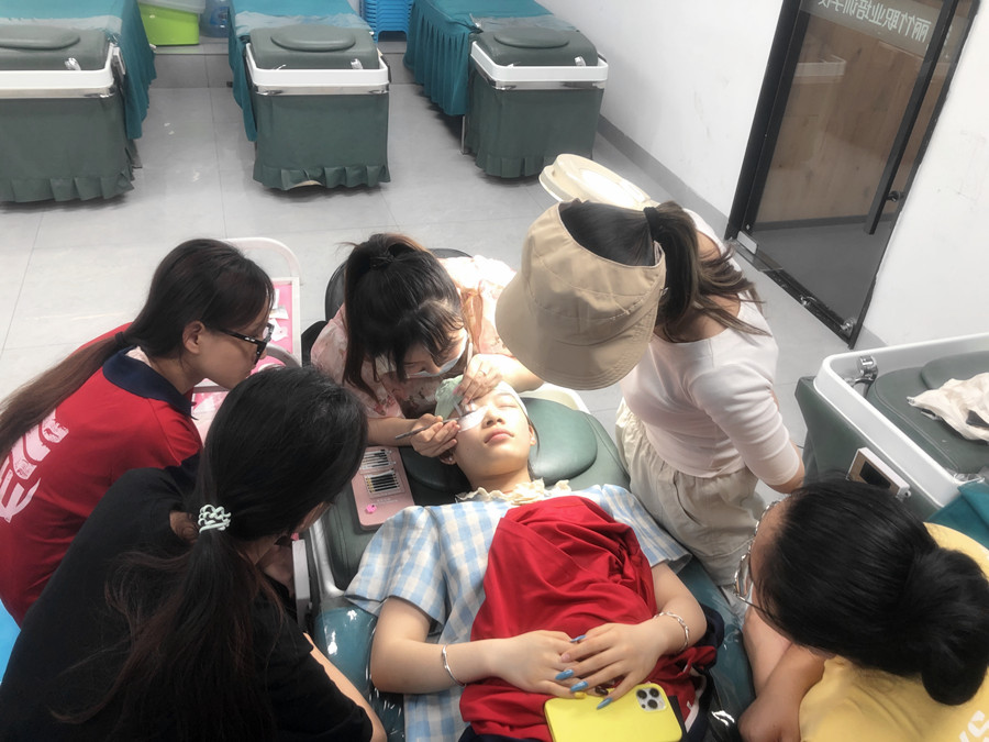 让美睫保持时间长的技巧，学美睫从零开始