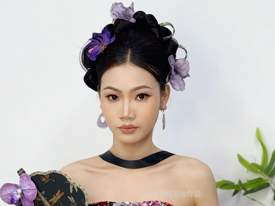 广西彩妆形象造型学校作品：新中式造型