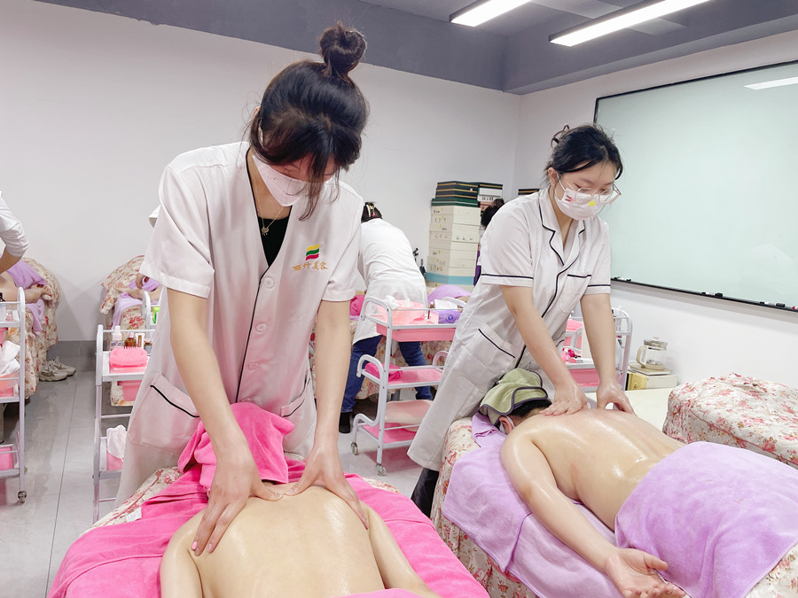推背时如何发力？南宁美容美体教程