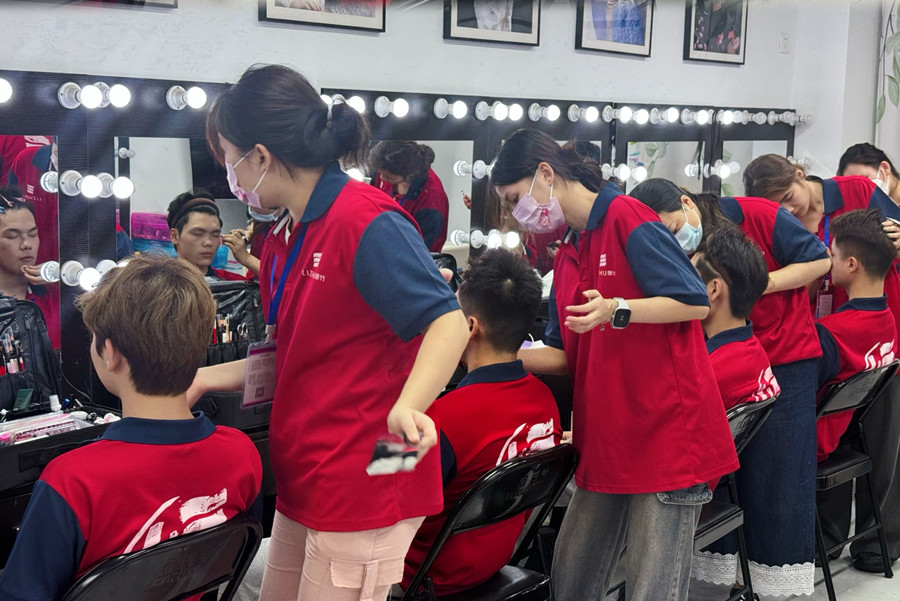 广西彩妆形象：男士化妆的技巧