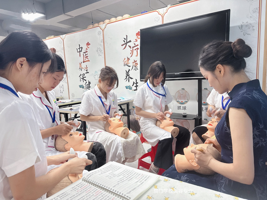 南宁美容健康：为什么推荐女生学美容？