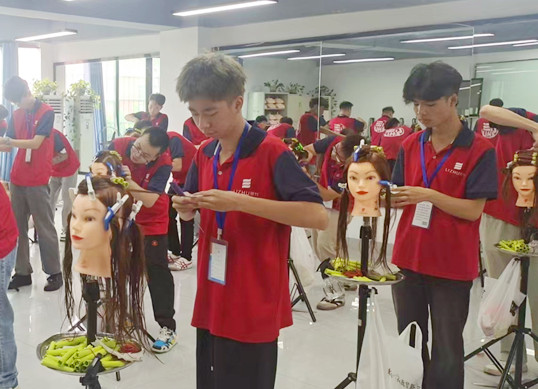广西学美发有前途吗？广西美发发展前景
