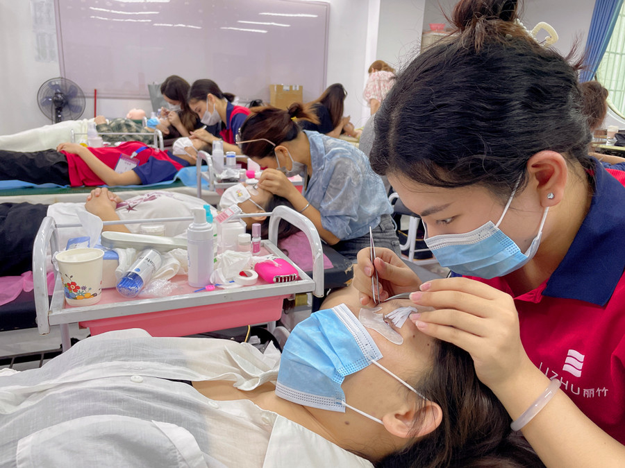 美睫师必需具备的基本功，学美睫0基础