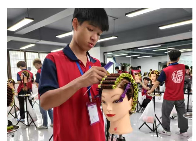 南宁美发烫染：美发新手入门