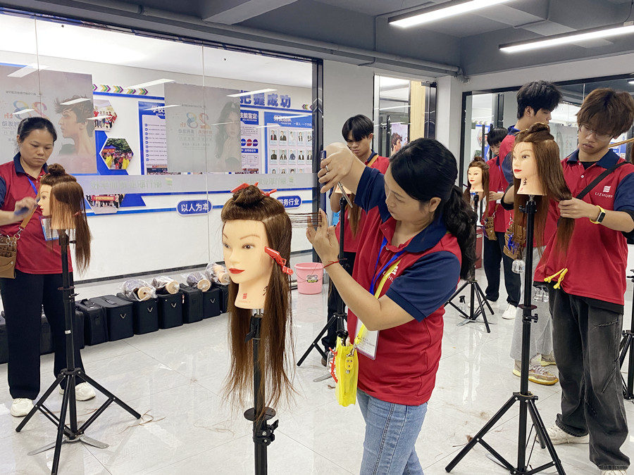 想在广西学女士剪发,广西美发怎么招生