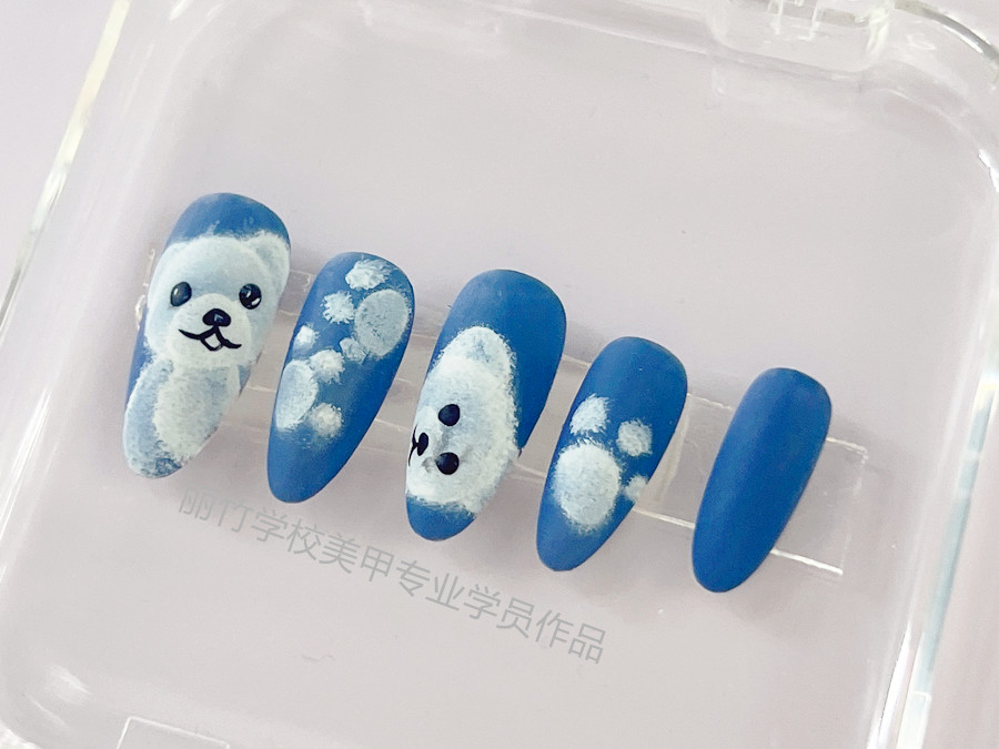 轻松熊美甲,南宁美甲训练课堂作品