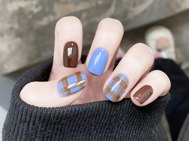 清新蓝格纹美甲，南宁美甲训练