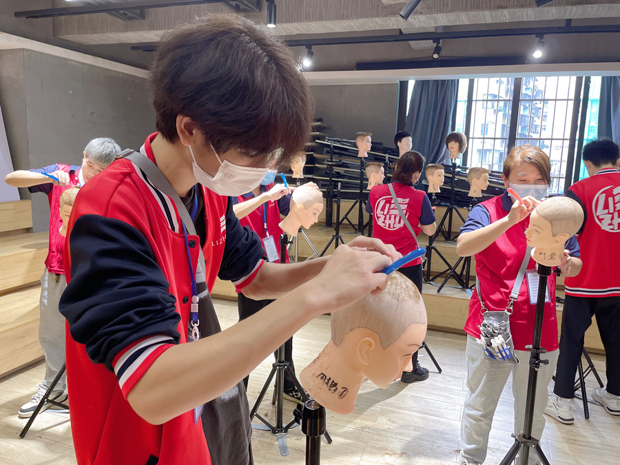 新手学美发：理光头的技巧