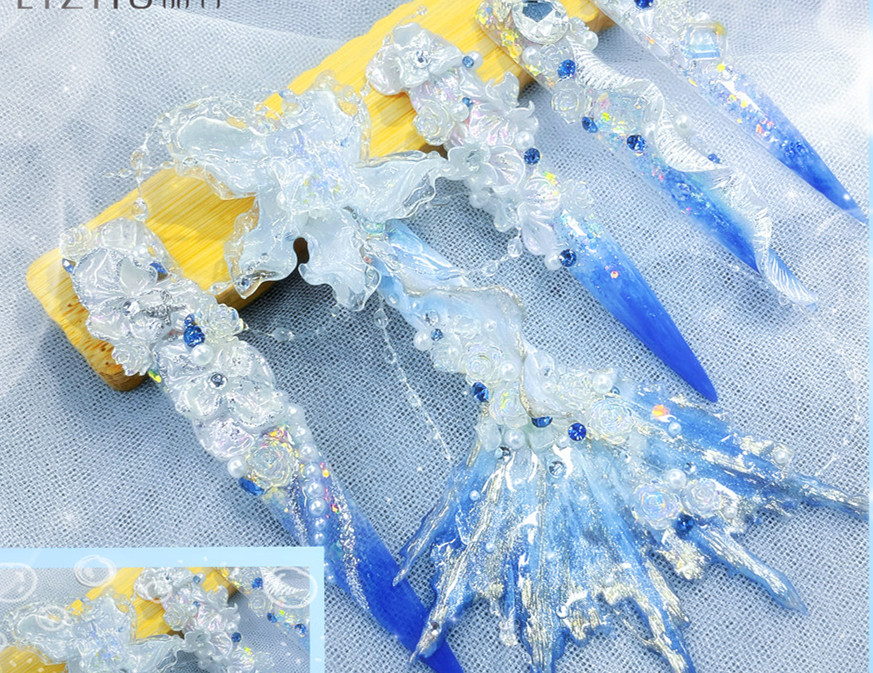 南宁美甲培训创意雕花美甲：冰川星坠​