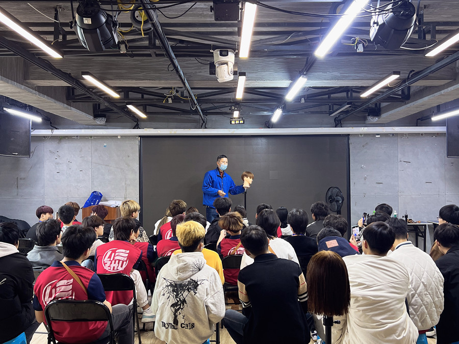 男士发型手法示范课堂，南宁剪发学习