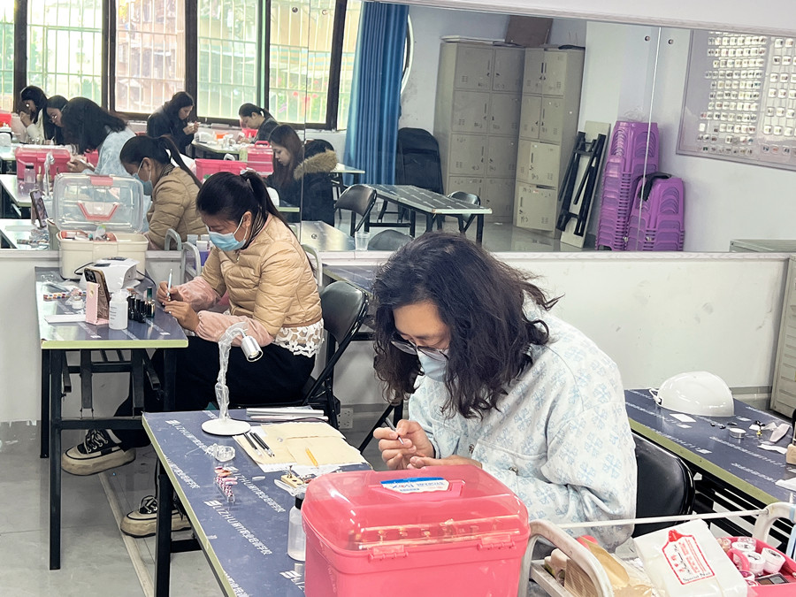 南宁美甲创业，欢迎到丽竹美甲学校