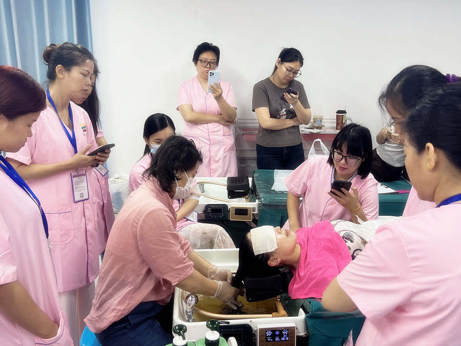 南宁头疗教学：丽竹学校头疗培训课堂花絮