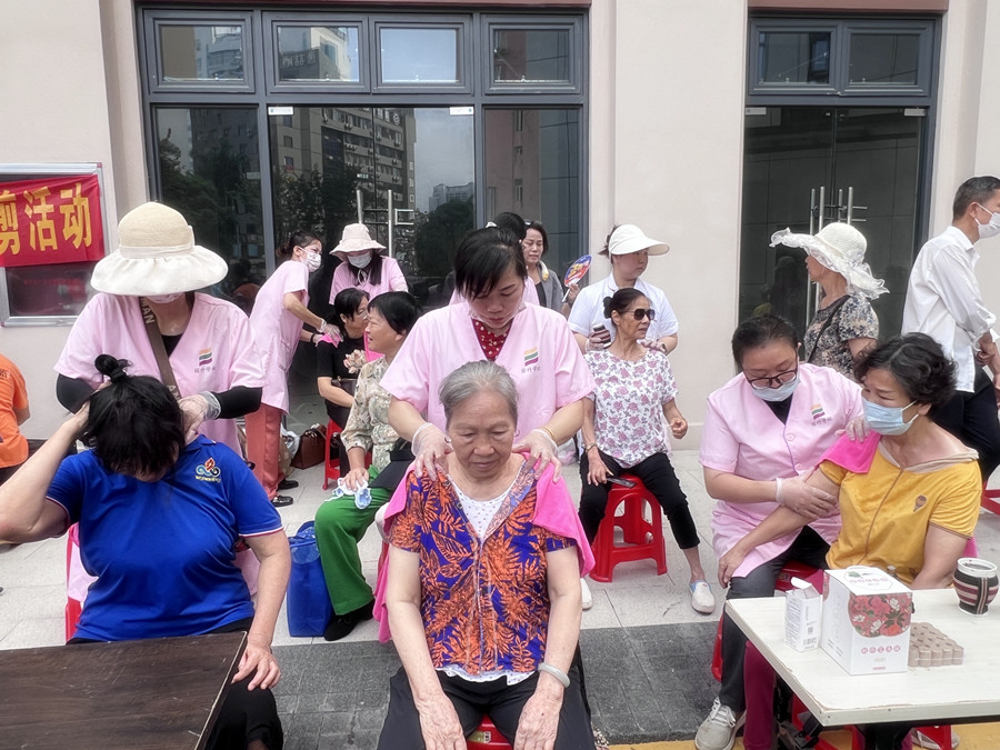 南宁美容学校公益活动，收获好评与赞誉