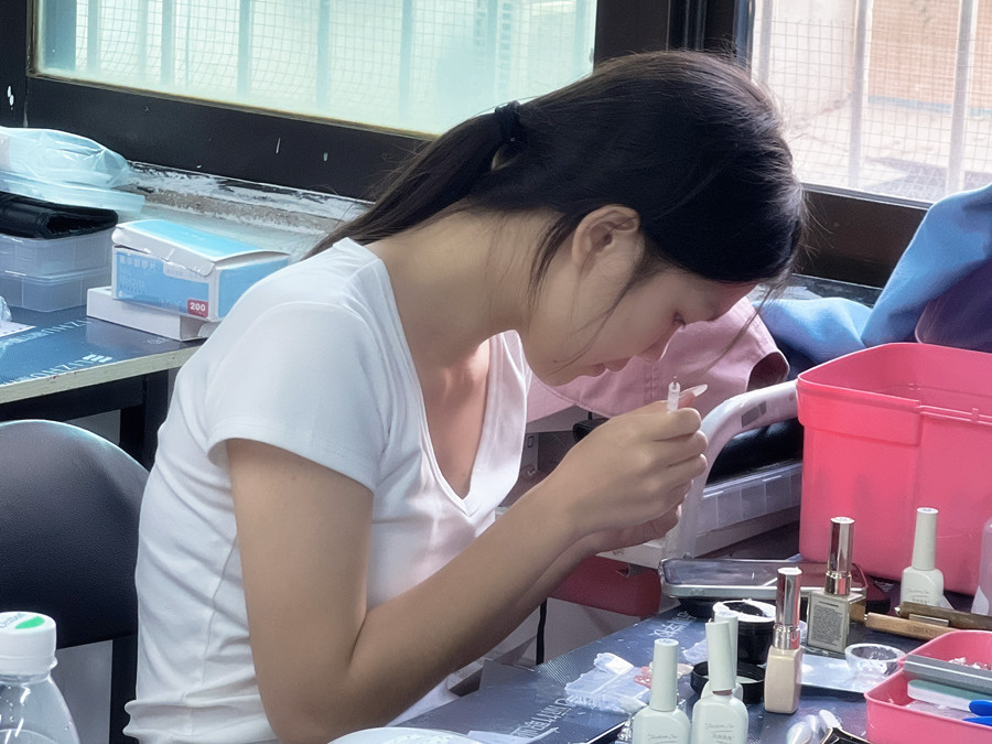 初高中毕业学什么专业好？南宁学美甲