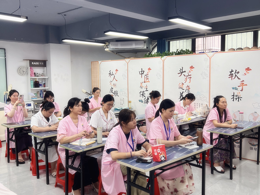 南宁美容教学：先理论后实操