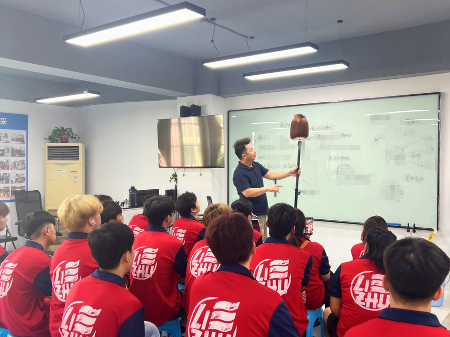 方形层次标准手法，南宁美发理发剪发学校教学