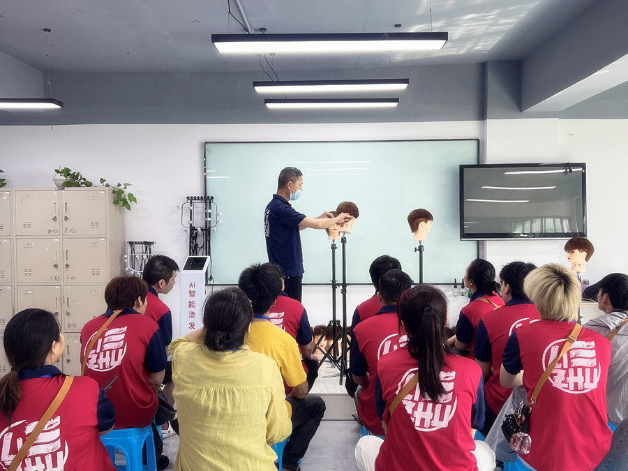 商务男士发型剪裁，南宁剪发教学