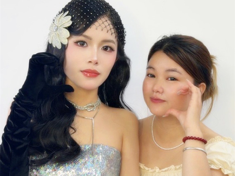 南宁教彩妆：复古披发造型
