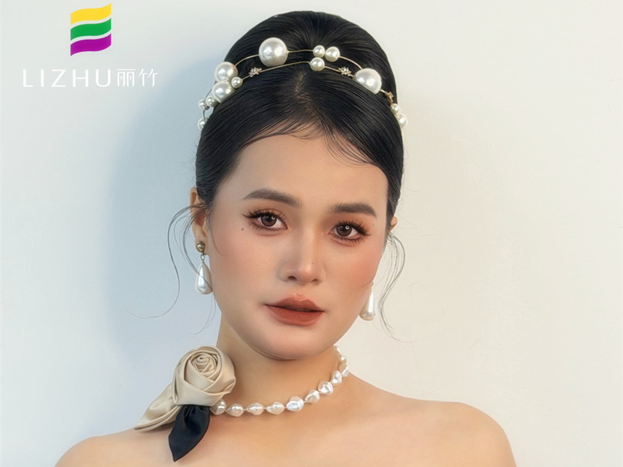 复古赫本包造型 | 广西学彩妆哪里时尚
