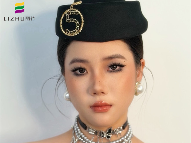 小礼帽复古造型，南宁学化妆零基础作品